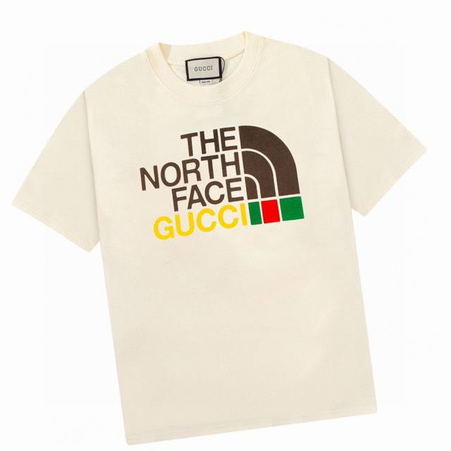 The North Face X Gucci 夏季新款 古驰北面联名系列圆领短袖t恤 260G双纱面料 简直太好穿了 衣服是很百搭的米杏色 好看极了 Color